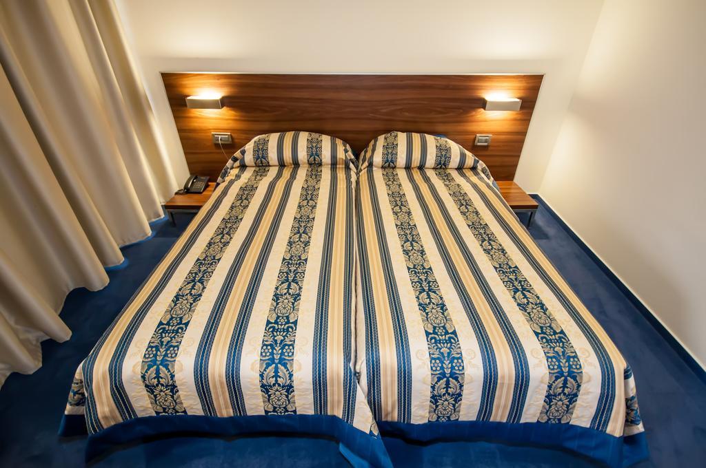 Hotel Maxim Božava Habitación foto
